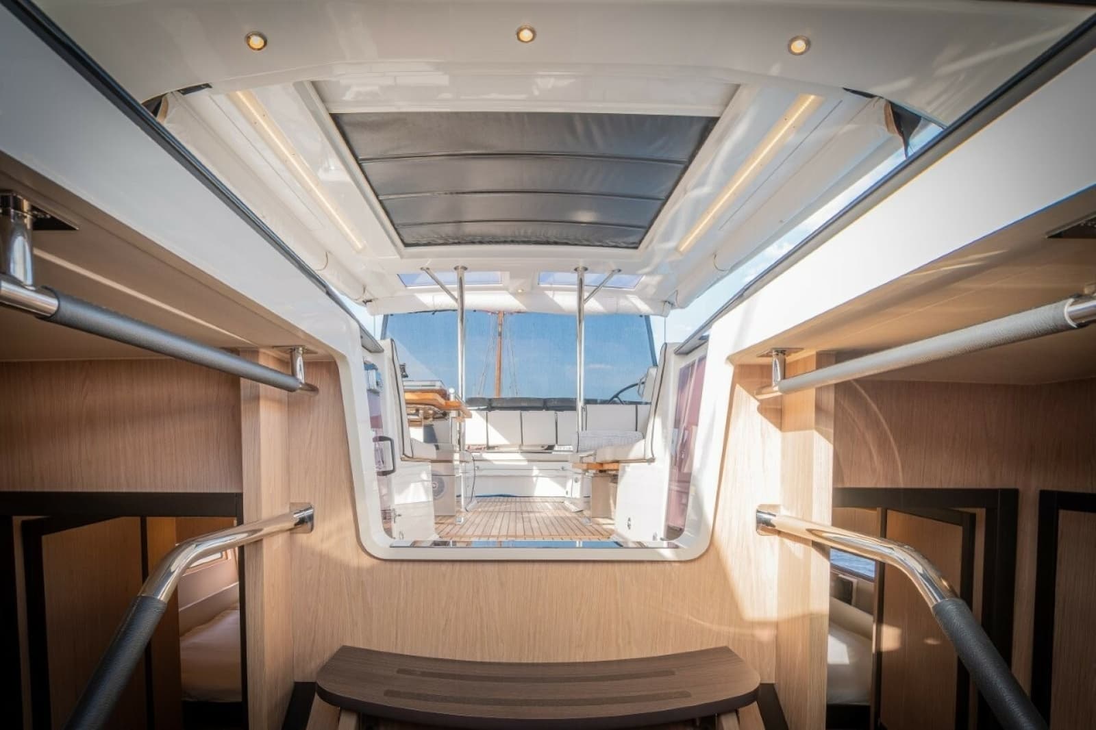 2020 Beneteau Oceanis Yacht 62 - Photo 25