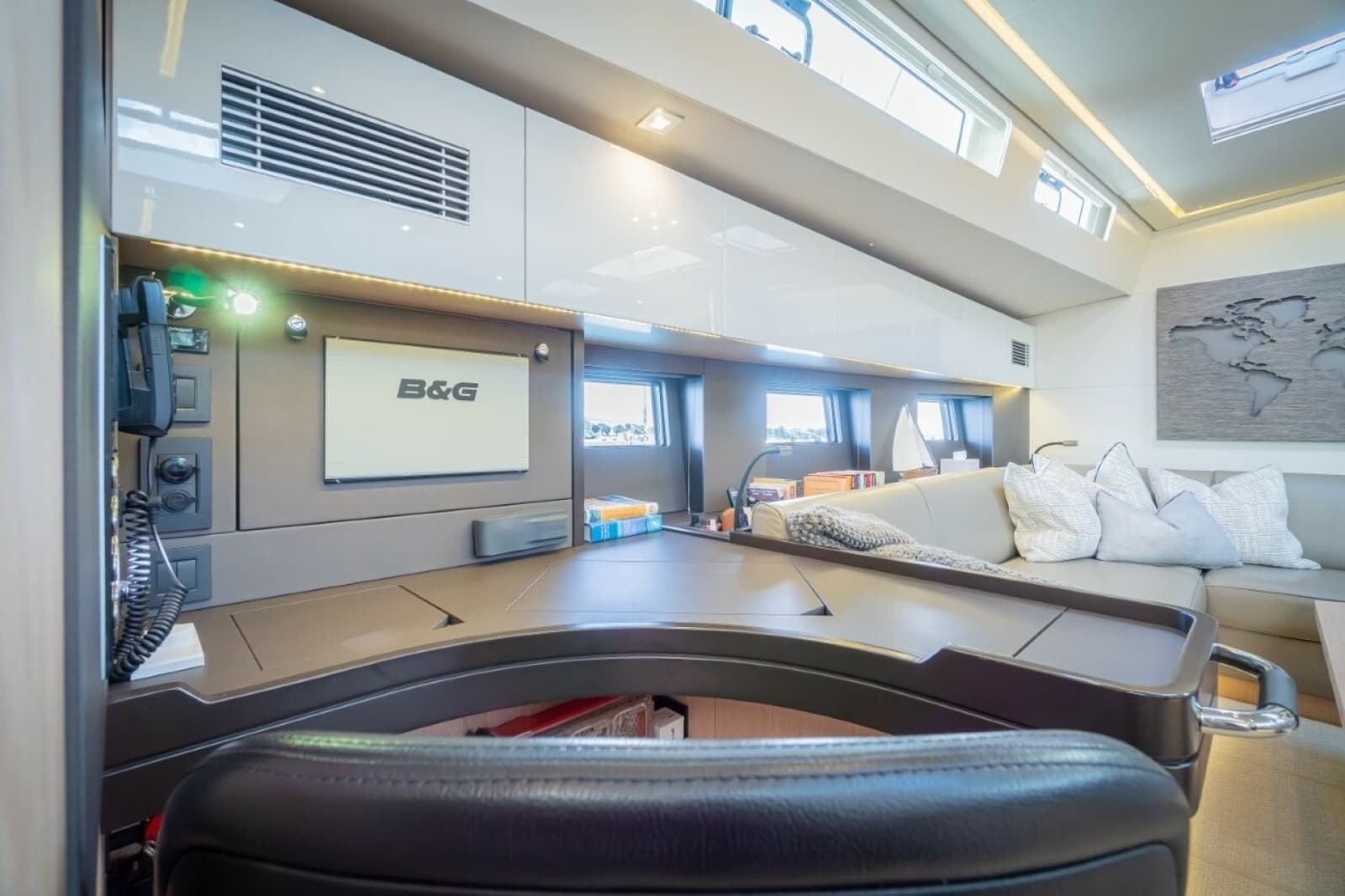 2020 Beneteau Oceanis Yacht 62 - Photo 28
