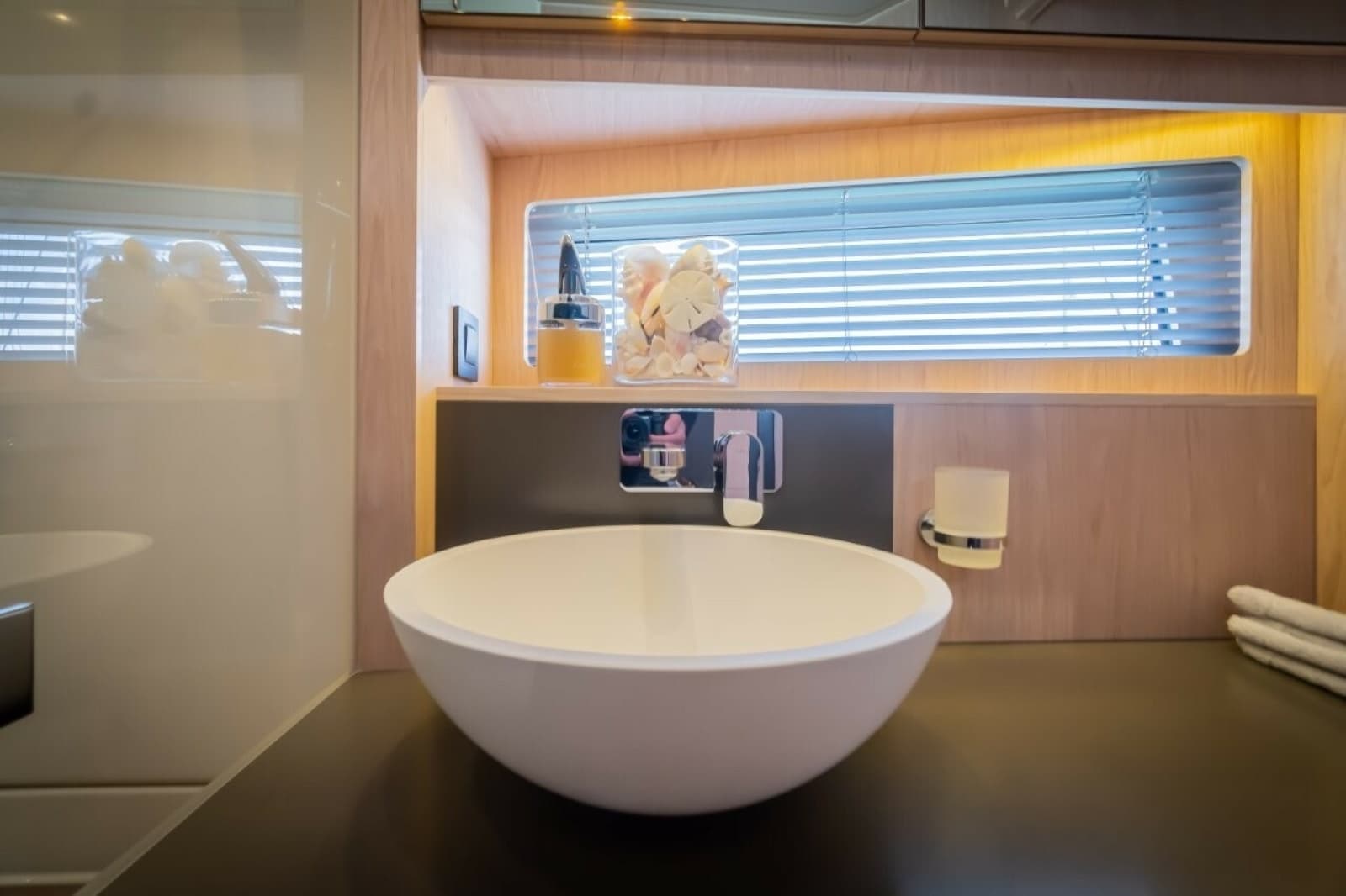 2020 Beneteau Oceanis Yacht 62 - Photo 37