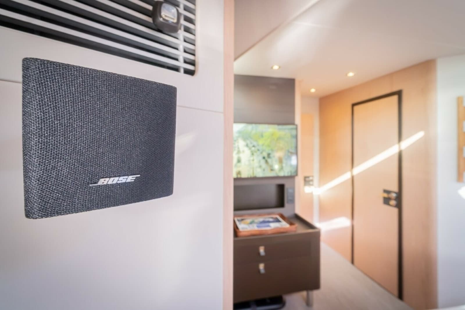 2020 Beneteau Oceanis Yacht 62 - Photo 38