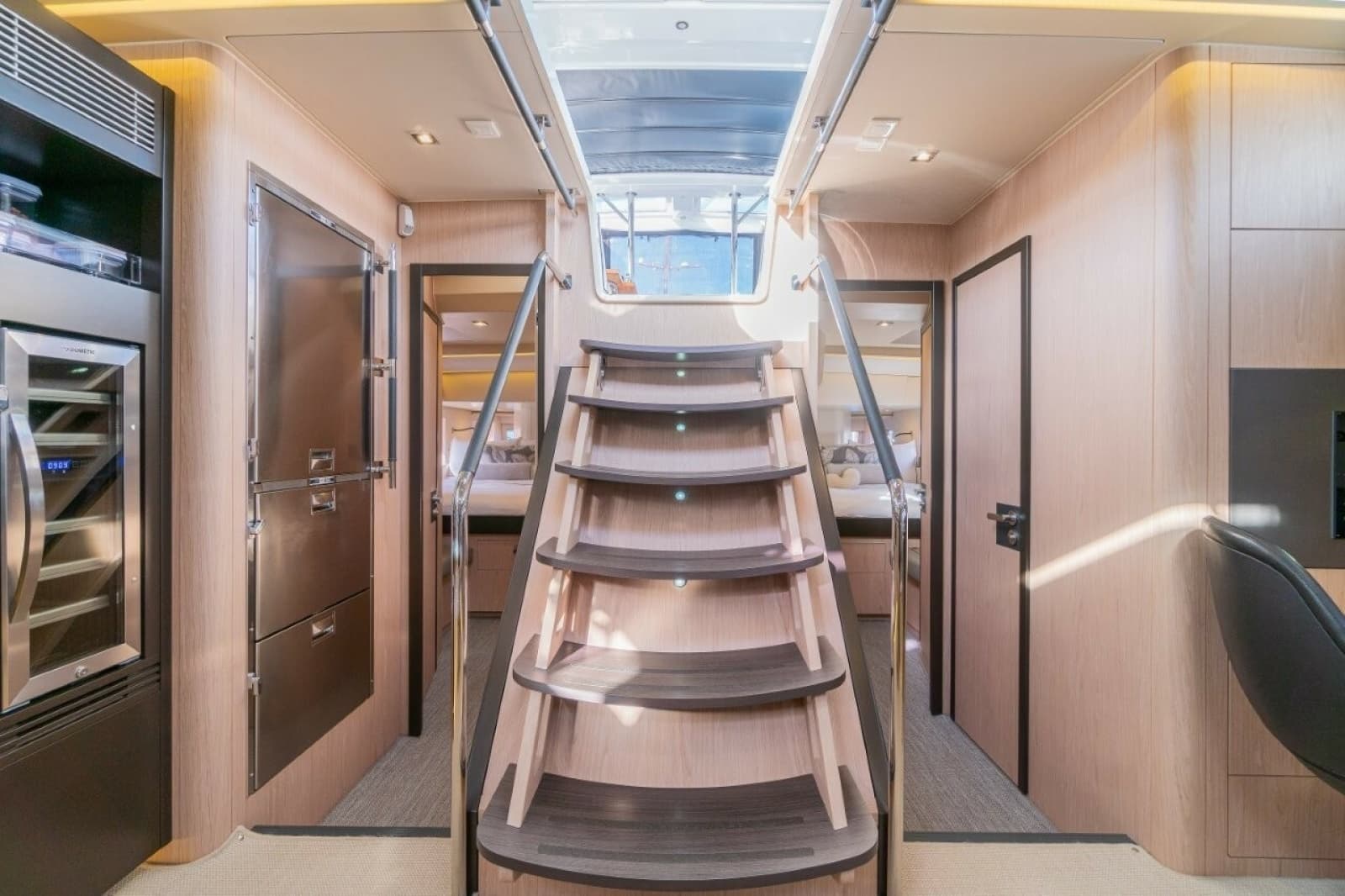 2020 Beneteau Oceanis Yacht 62 - Photo 24