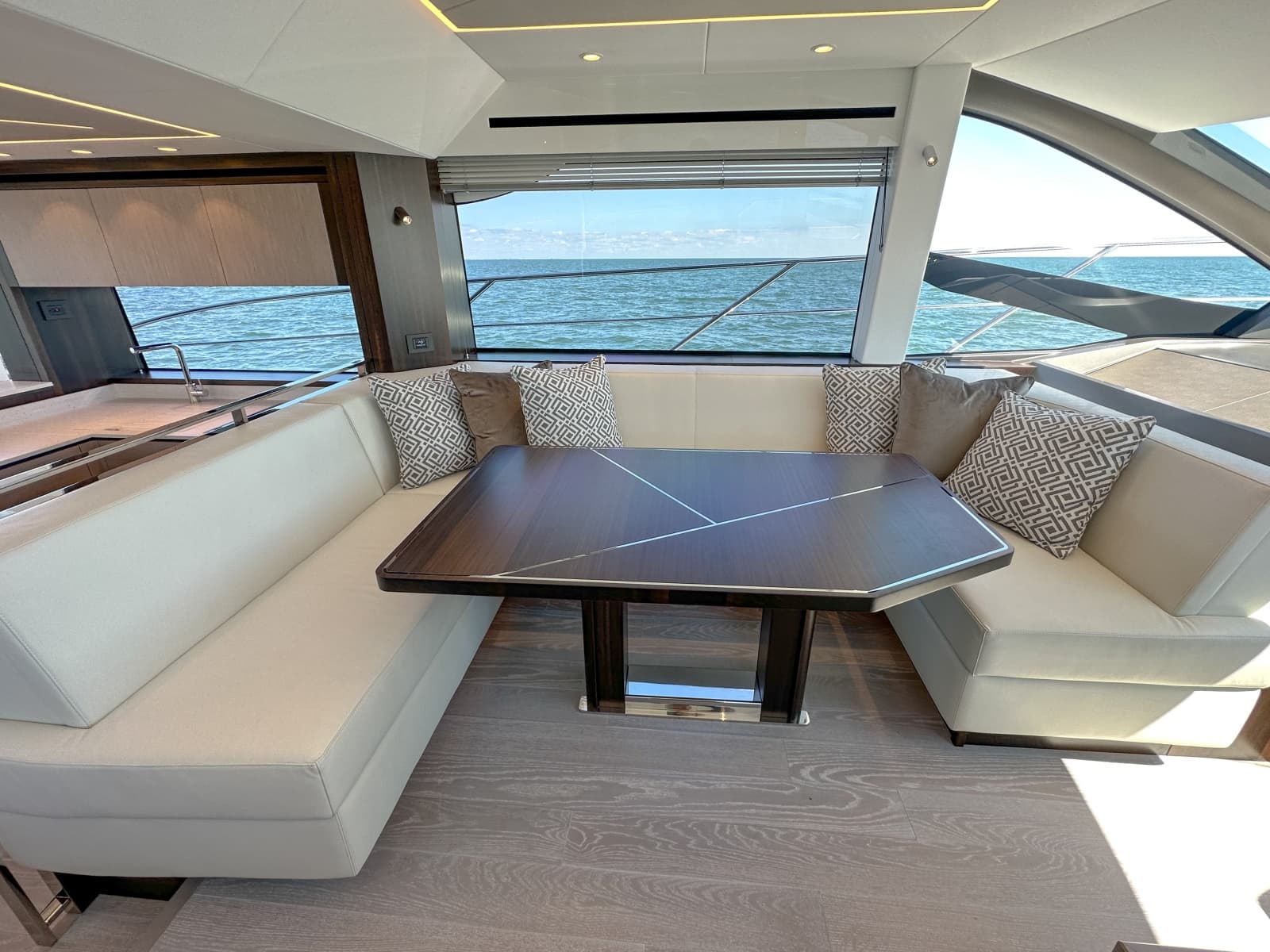 2024 Sunseeker 55 Manhattan - Photo 48