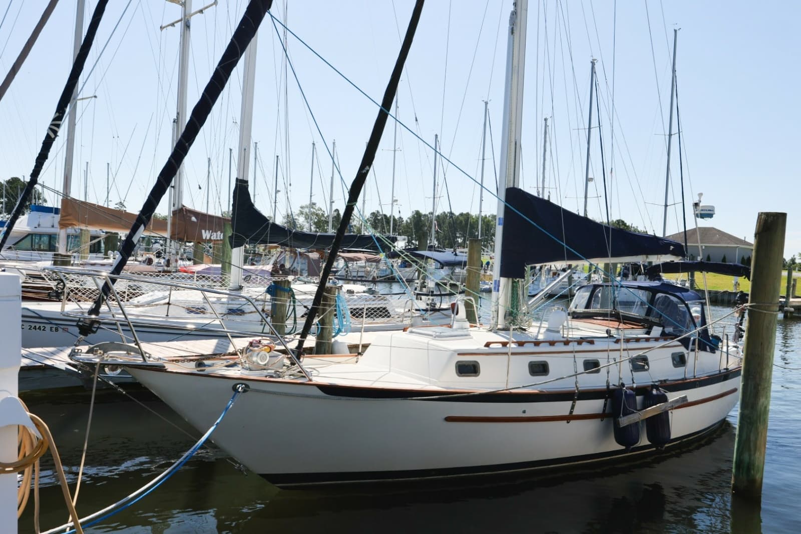 1998 Pacific Seacraft 37 - Photo 1