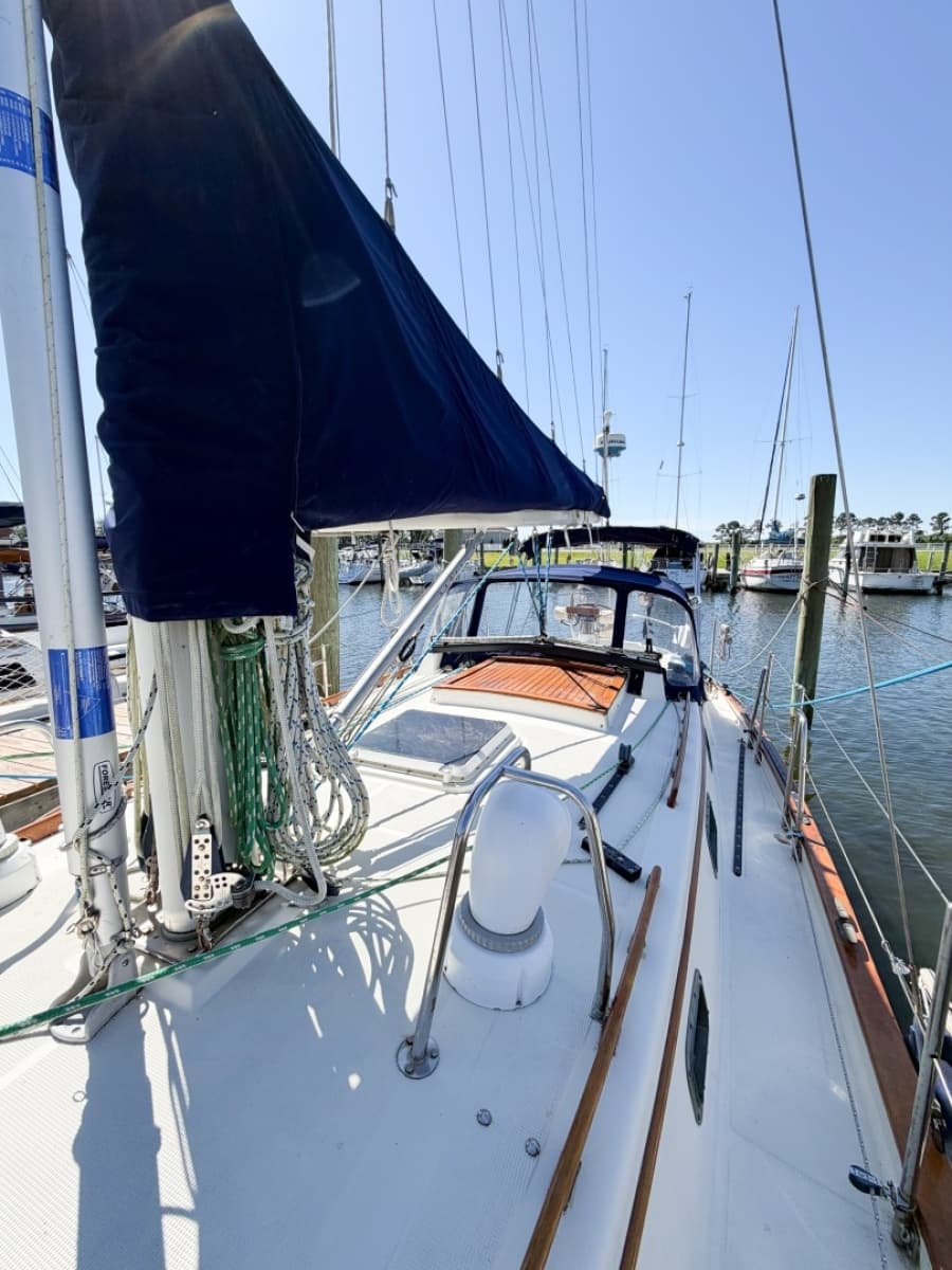 1998 Pacific Seacraft 37 - Photo 14