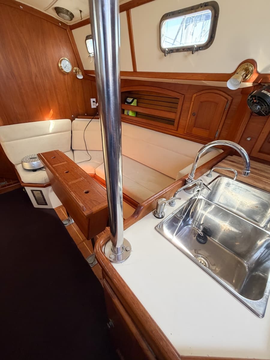 1998 Pacific Seacraft 37 - Photo 38