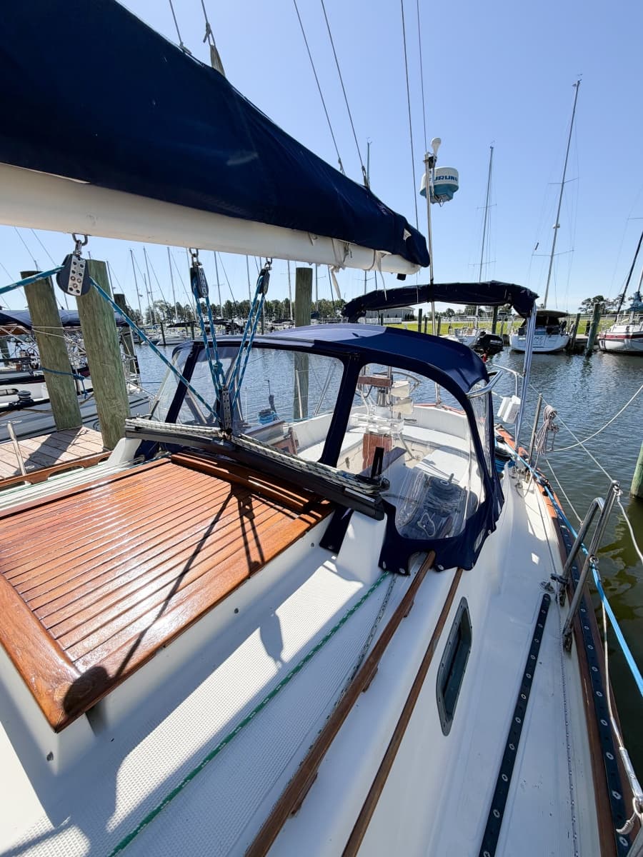 1998 Pacific Seacraft 37 - Photo 16