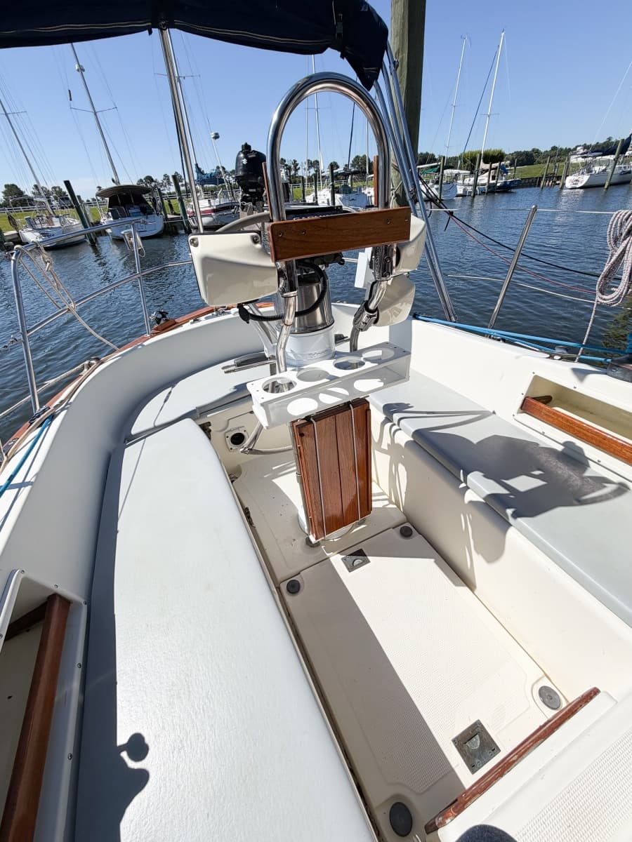 1998 Pacific Seacraft 37 - Photo 23