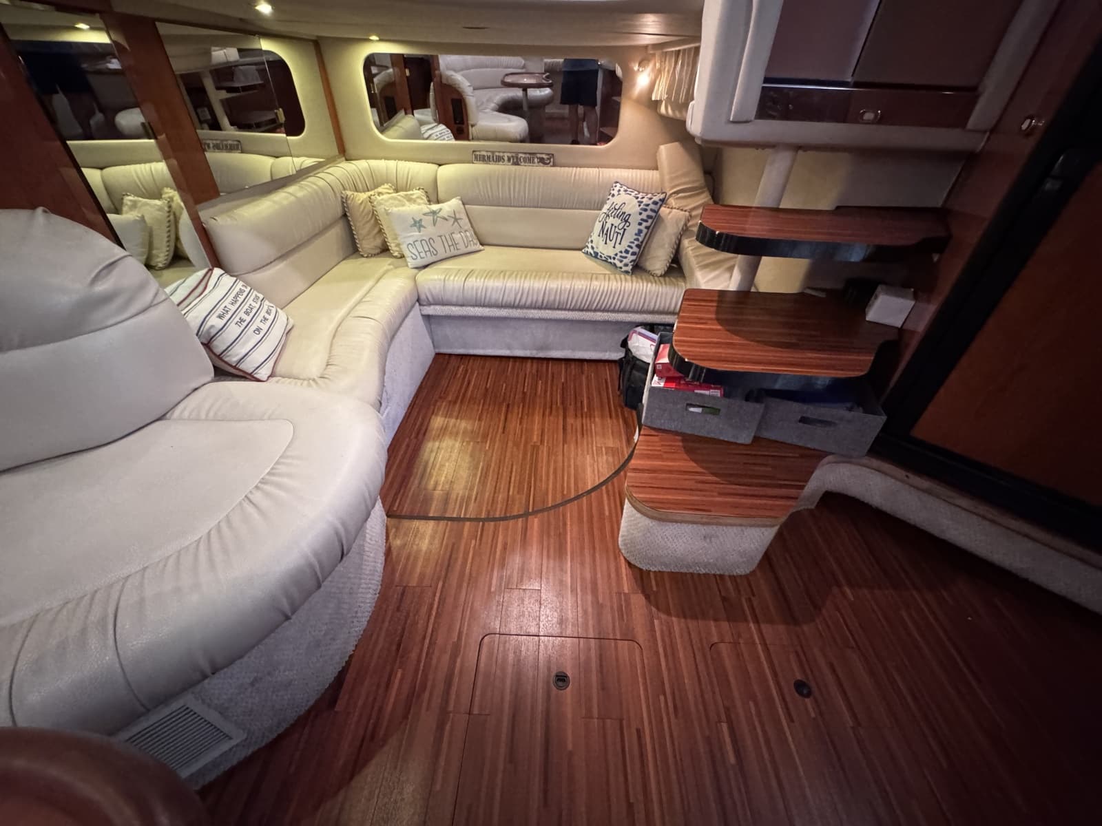 1999 Sea Ray 38 Sundancer - Photo 16