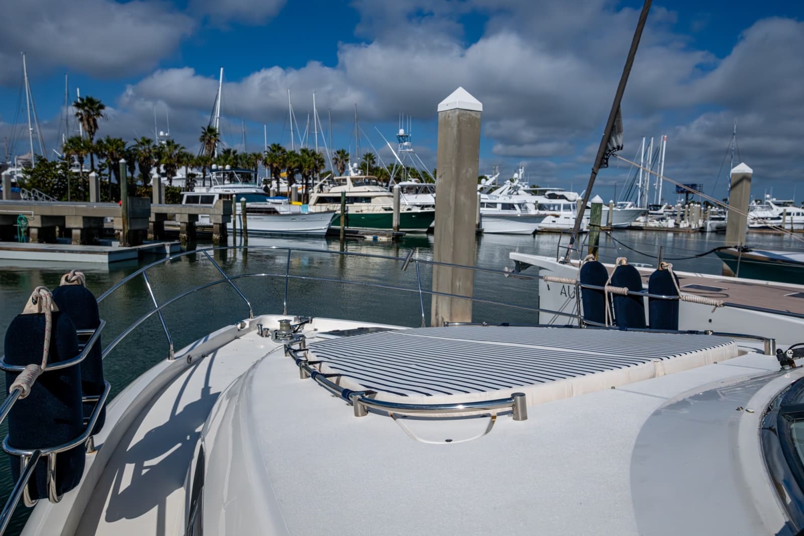 2000 Fairline Squadron 52 - Photo 14