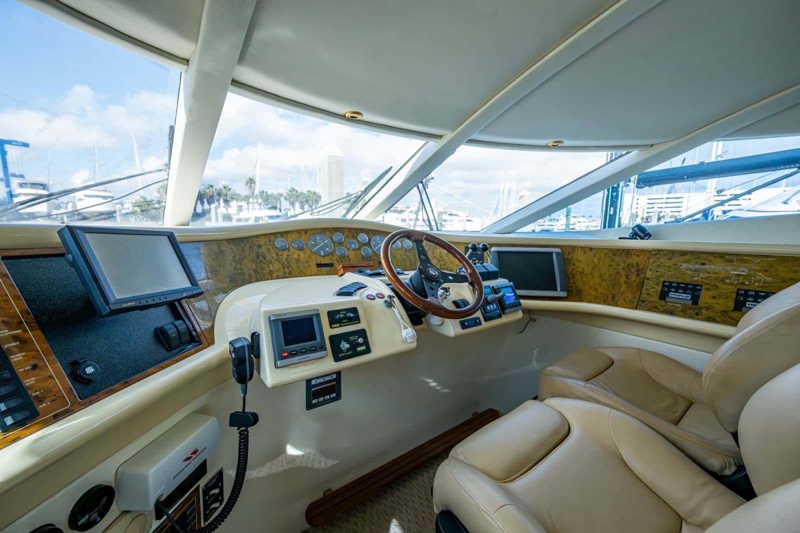 2000 Fairline Squadron 52 - Photo 44