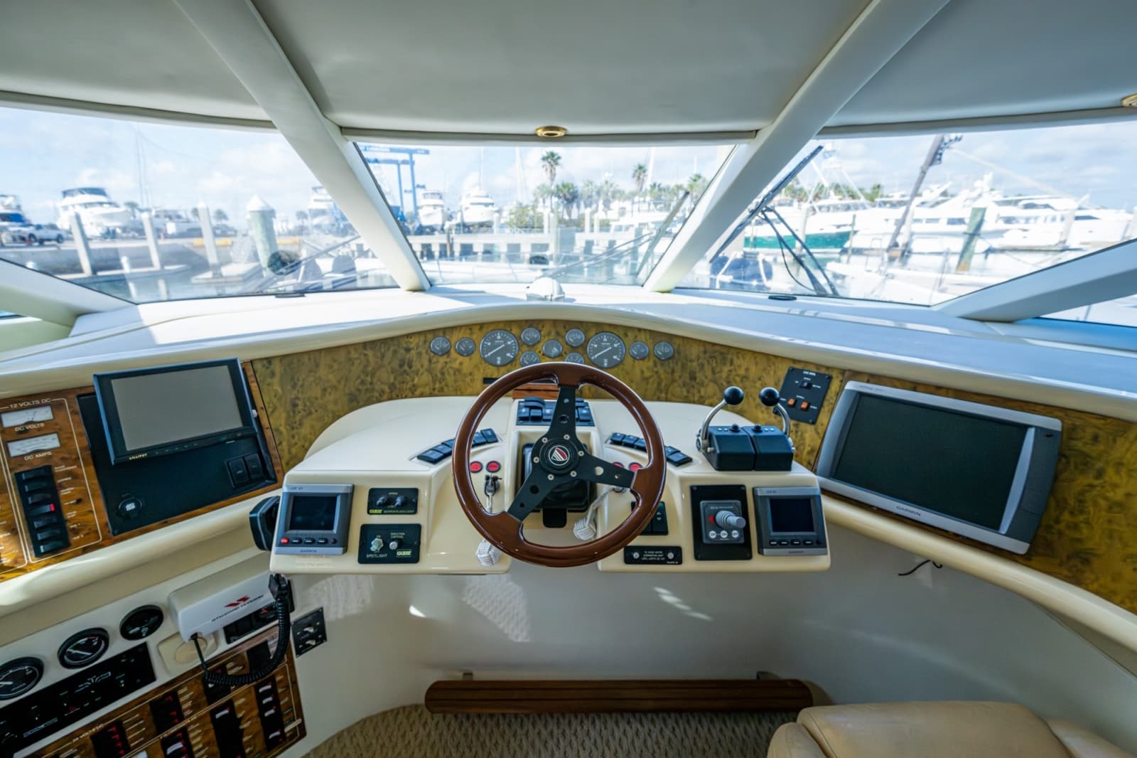 2000 Fairline Squadron 52 - Photo 45