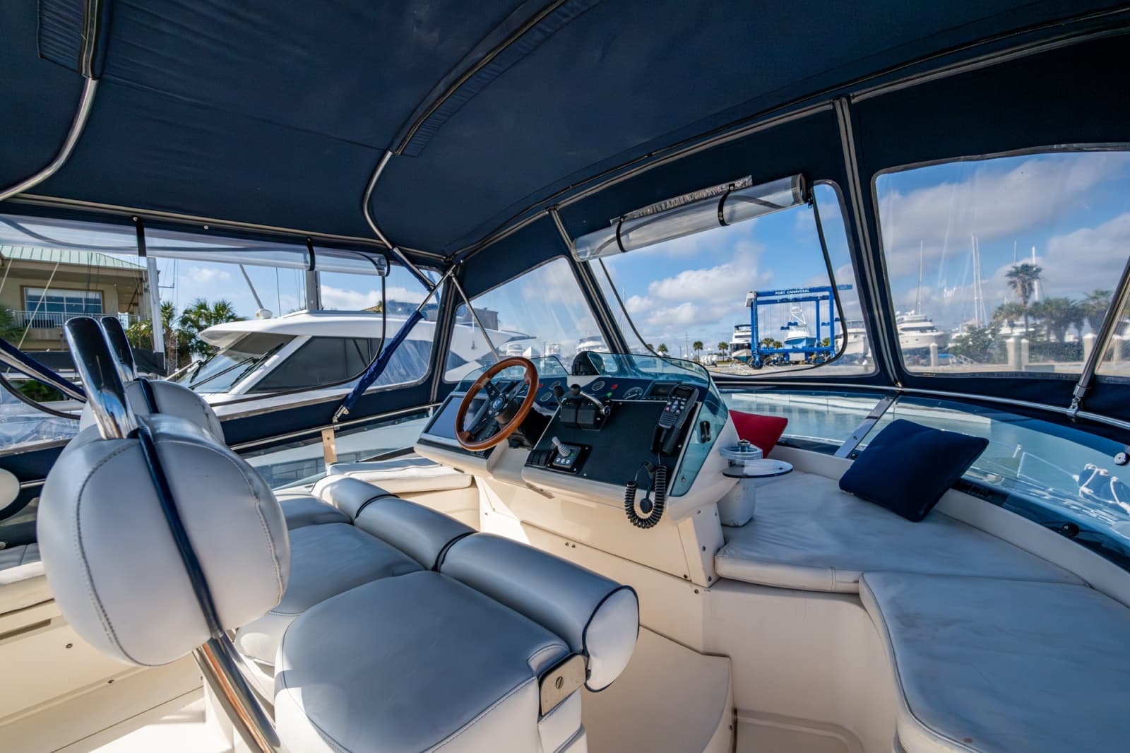 2000 Fairline Squadron 52 - Photo 29