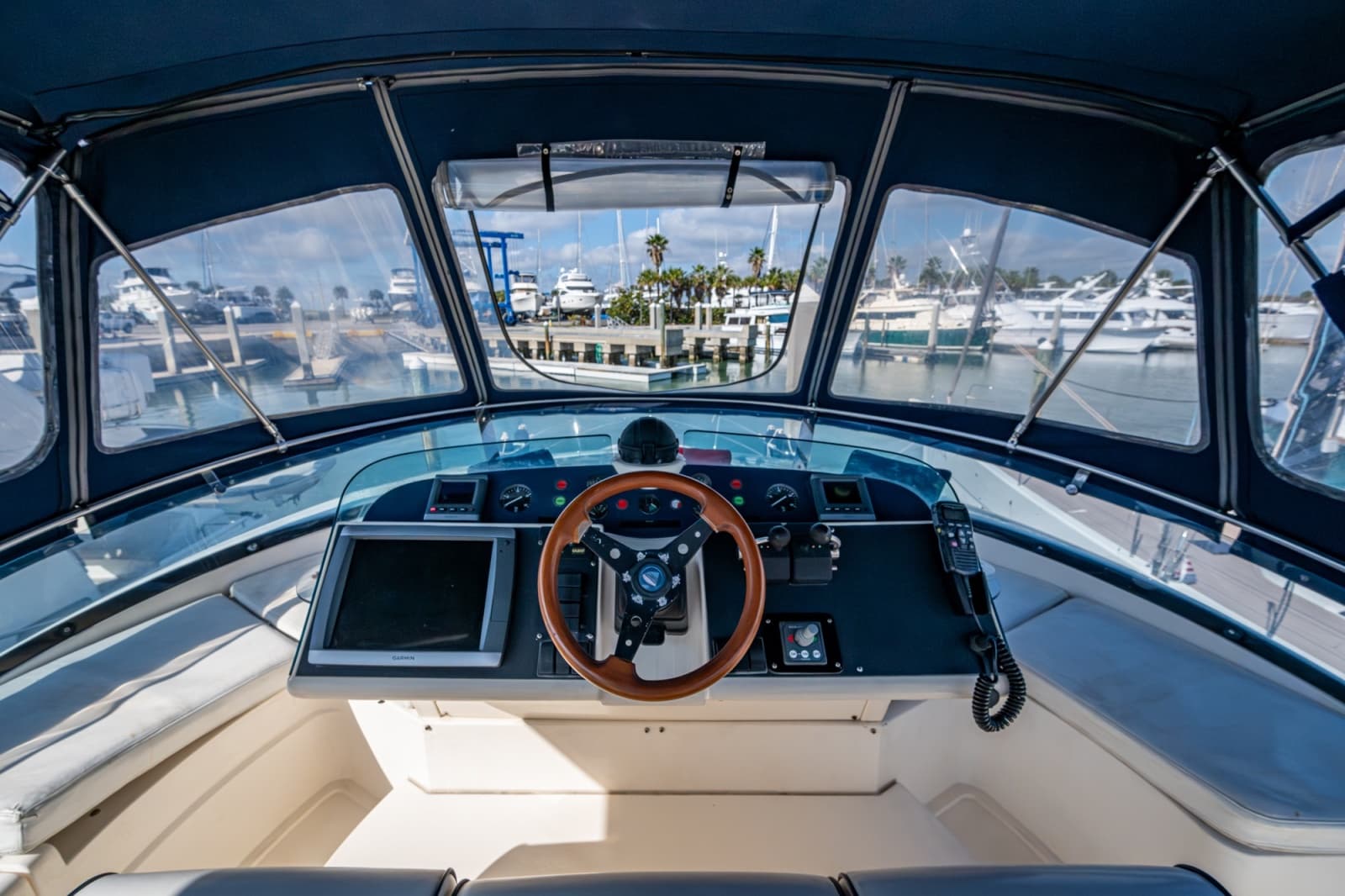 2000 Fairline Squadron 52 - Photo 28