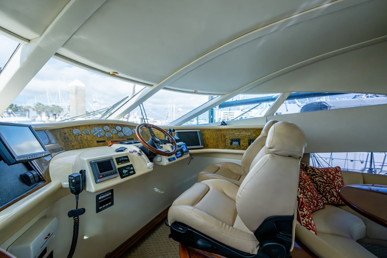 2000 Fairline Squadron 52 - Photo 43