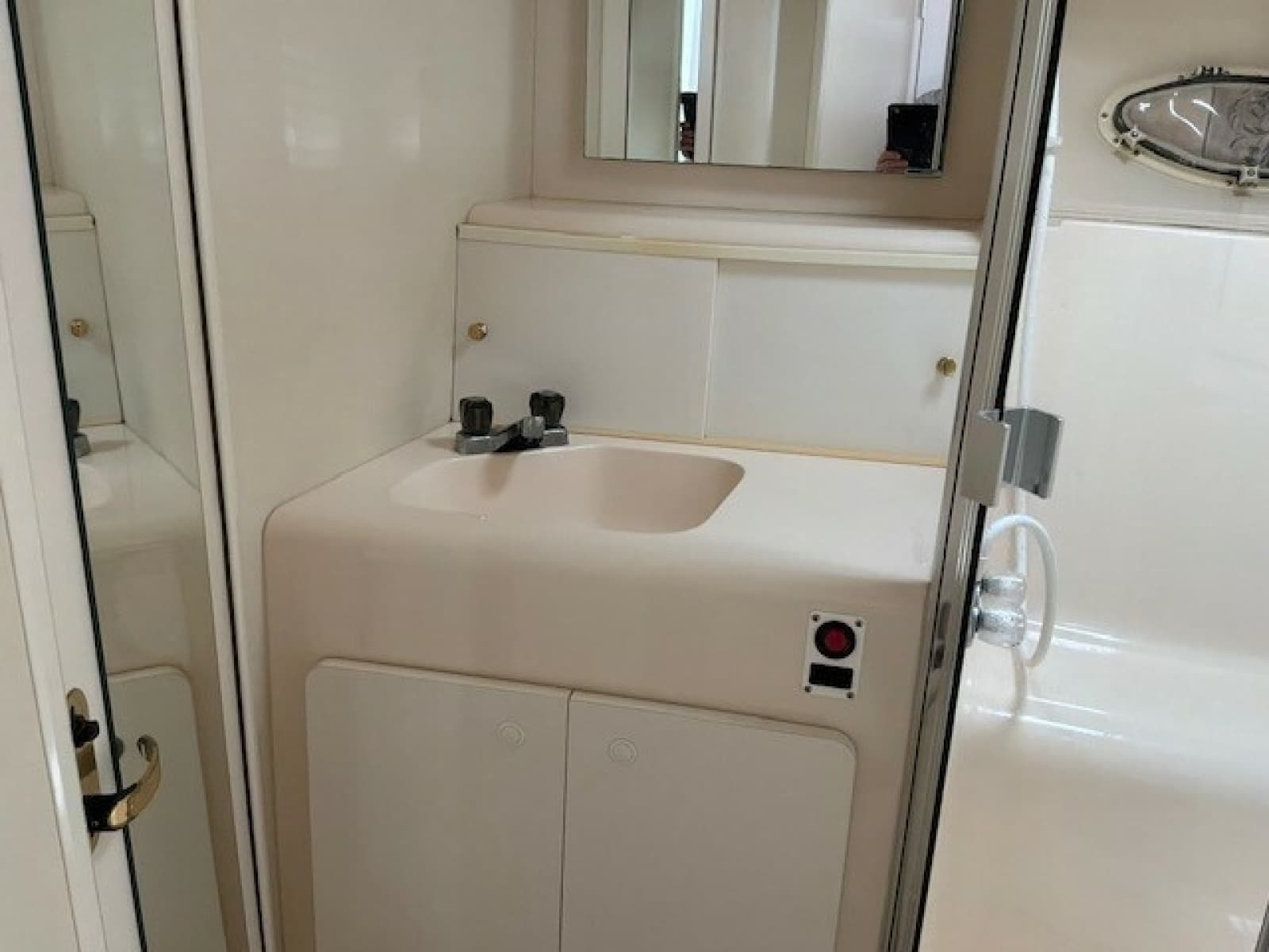 2000 Silverton 41 Convertible - Photo 18