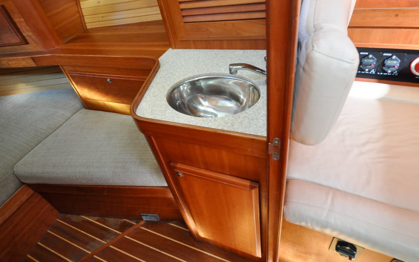 2004 Sabre 426 - Photo 103