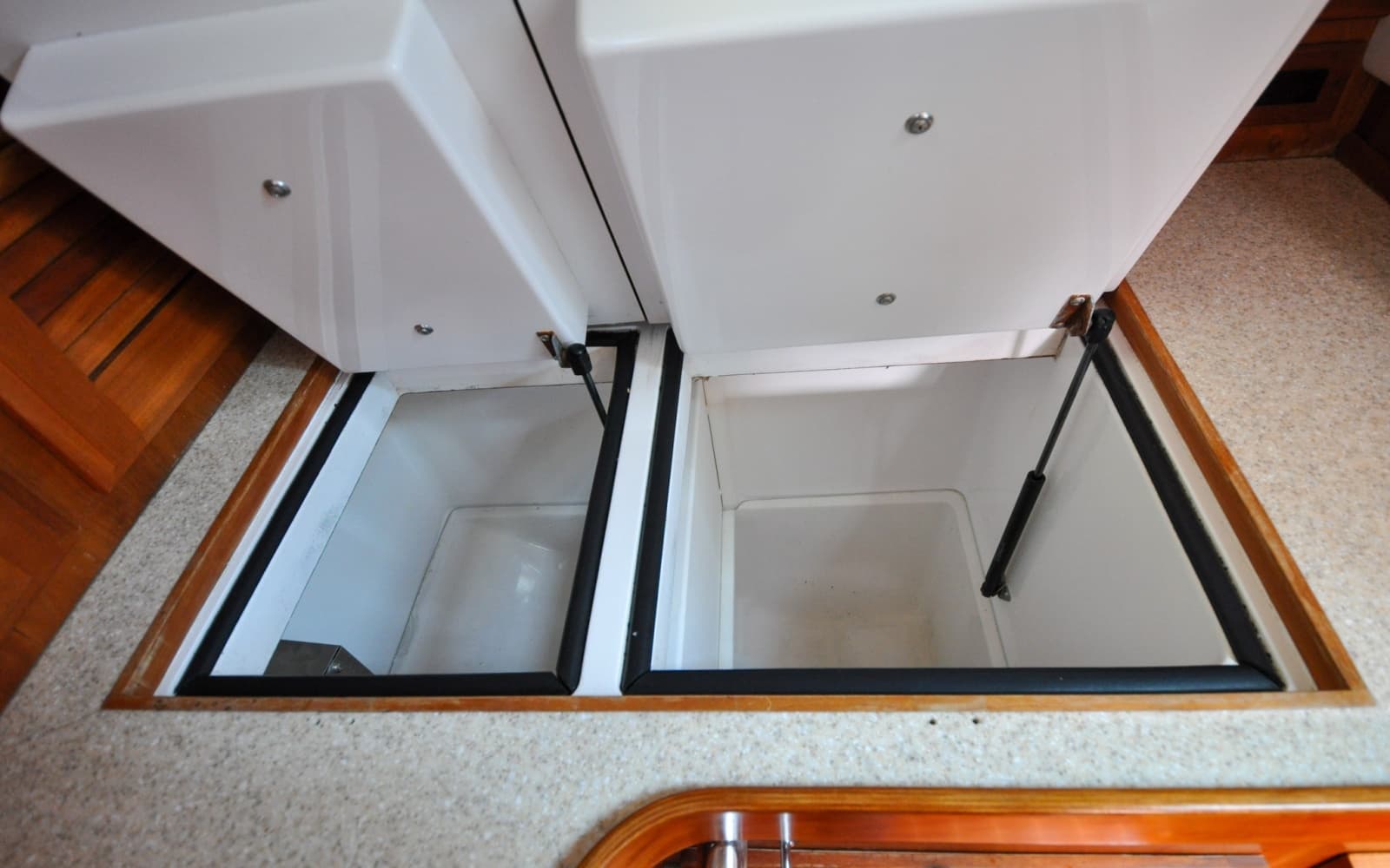 2004 Sabre 426 - Photo 48