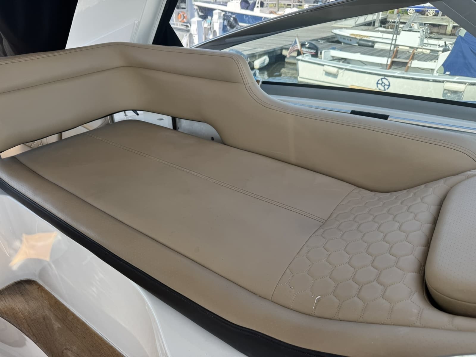 2018 Sea Ray 350 Sundancer - Photo 31