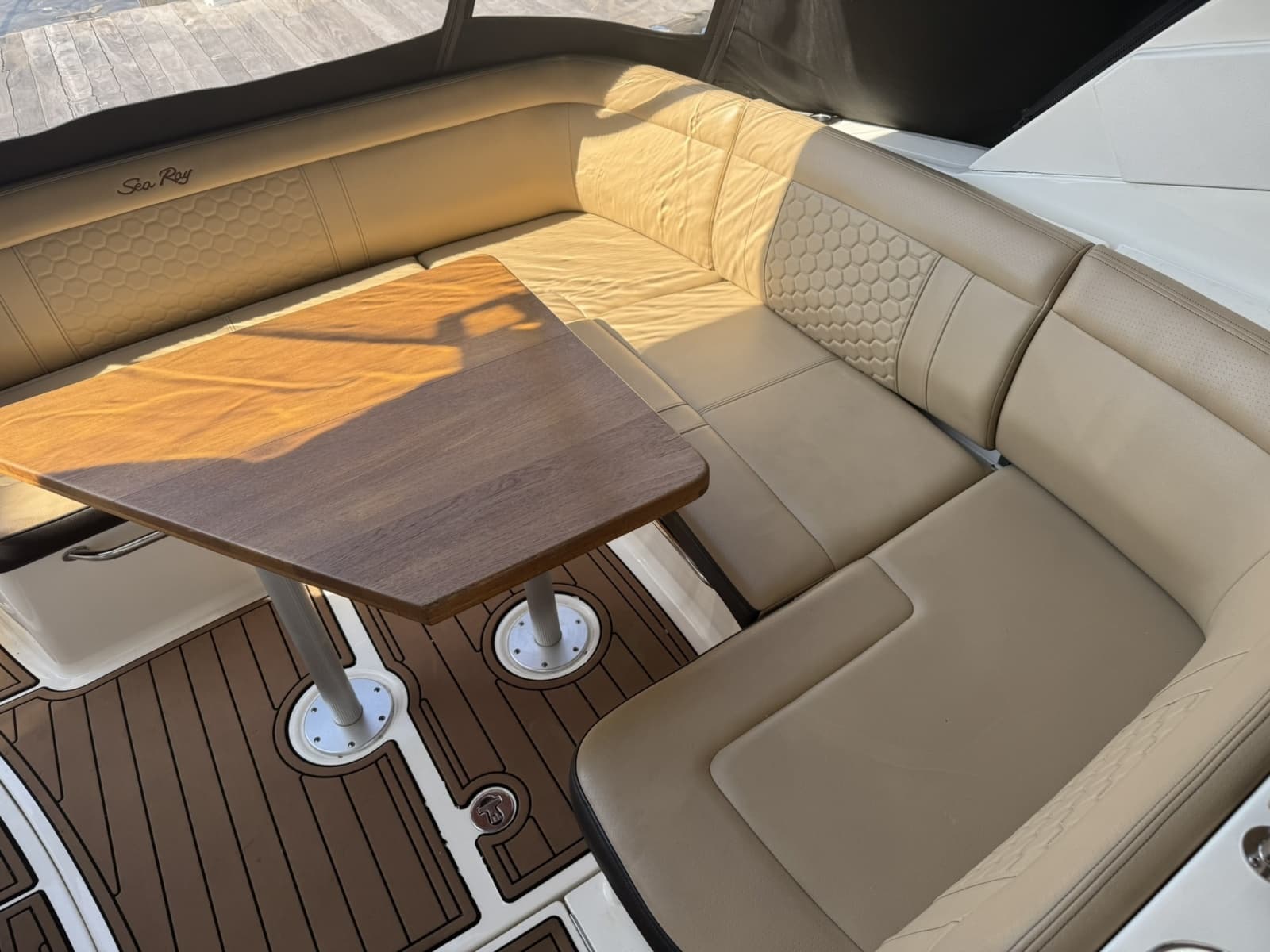 2018 Sea Ray 350 Sundancer - Photo 24