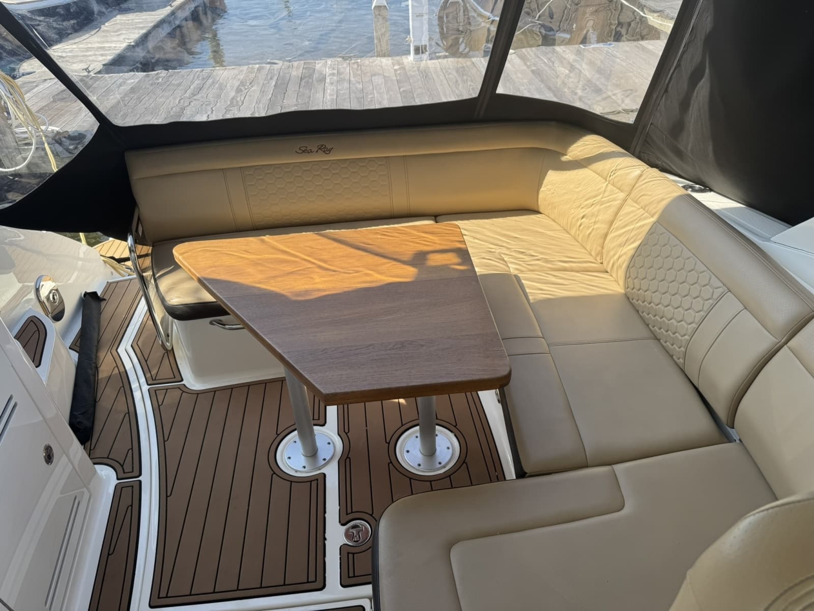 2018 Sea Ray 350 Sundancer - Photo 25
