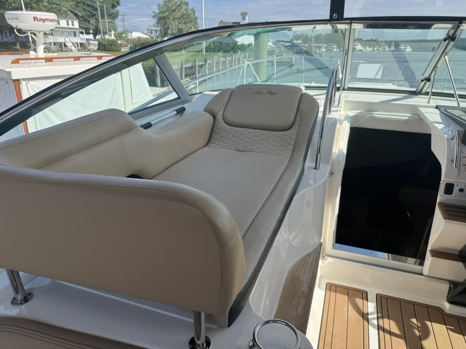 2018 Sea Ray 350 Sundancer - Photo 32