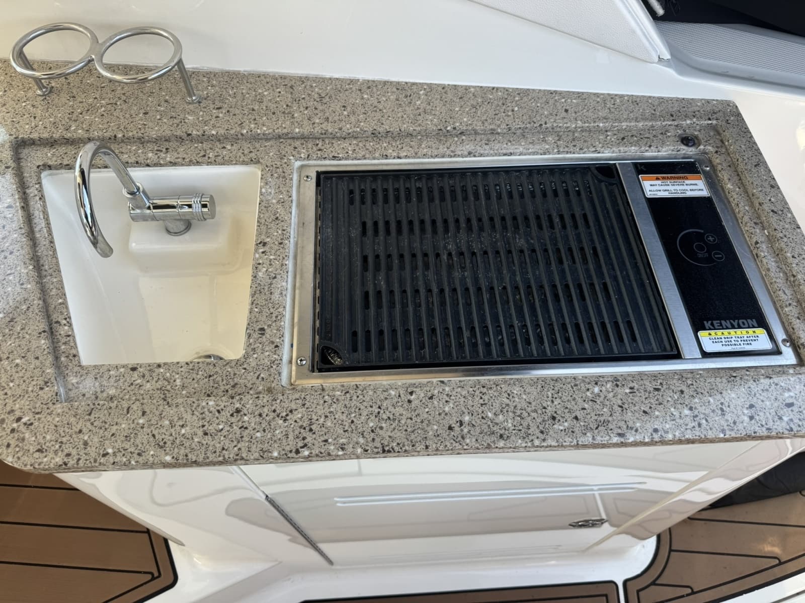 2018 Sea Ray 350 Sundancer - Photo 26