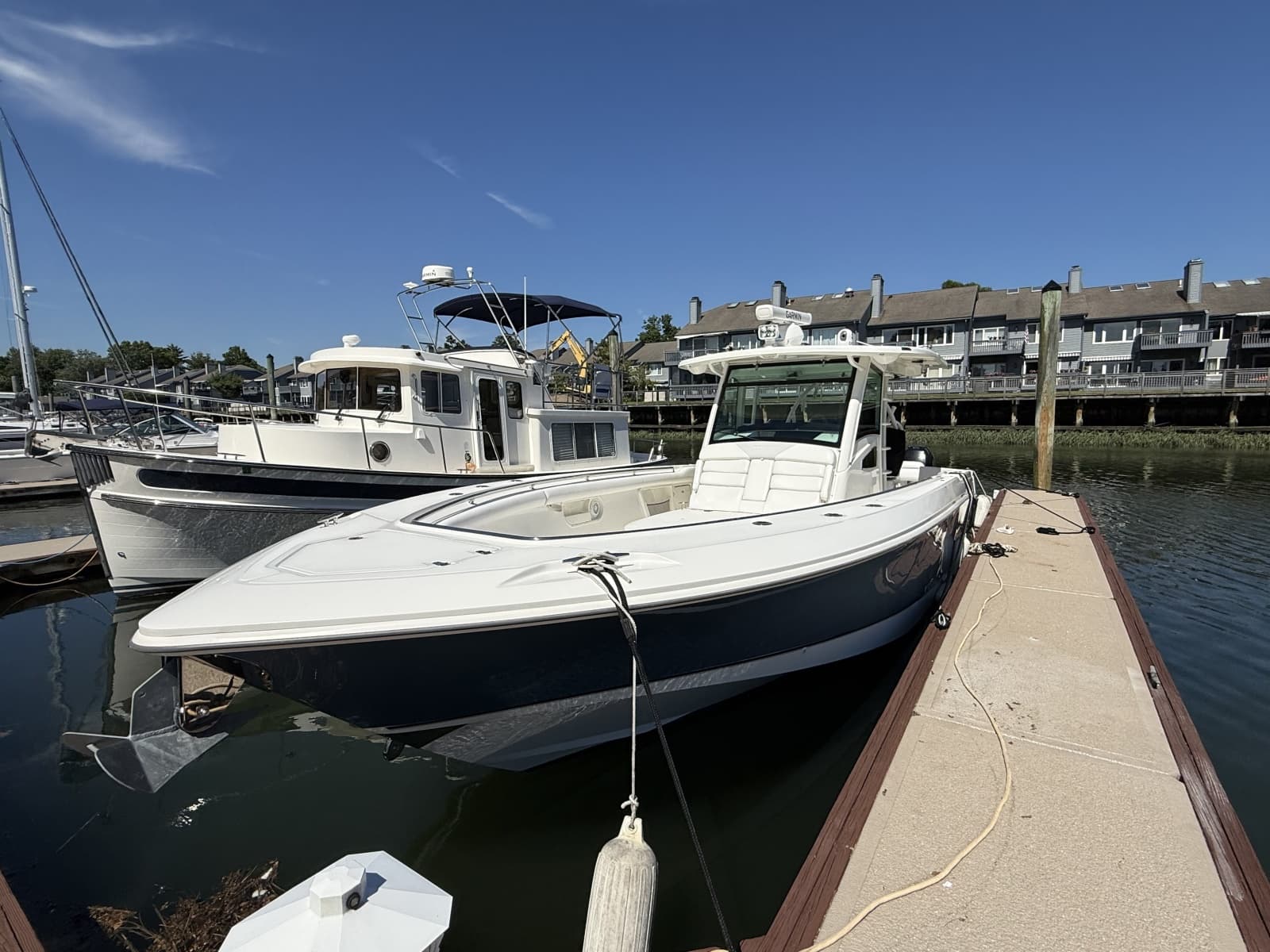 2016 Boston Whaler  - Photo 2