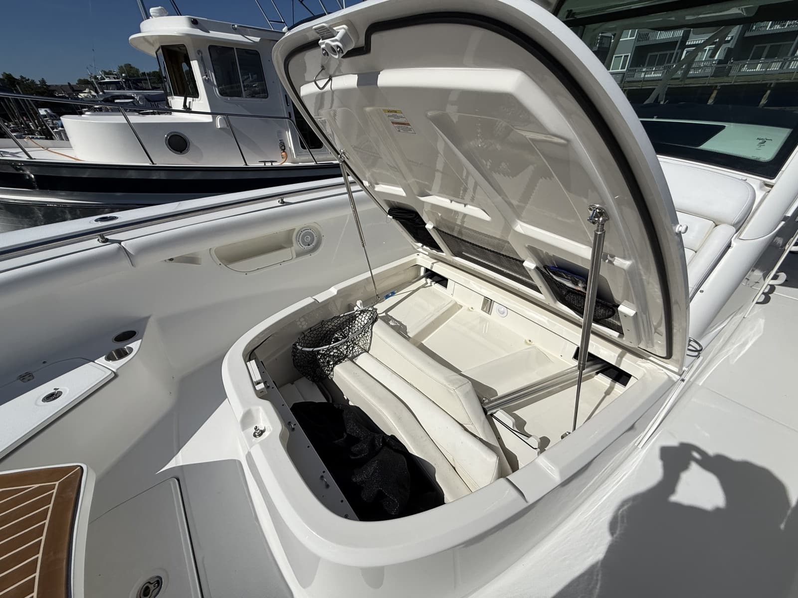 2016 Boston Whaler  - Photo 19