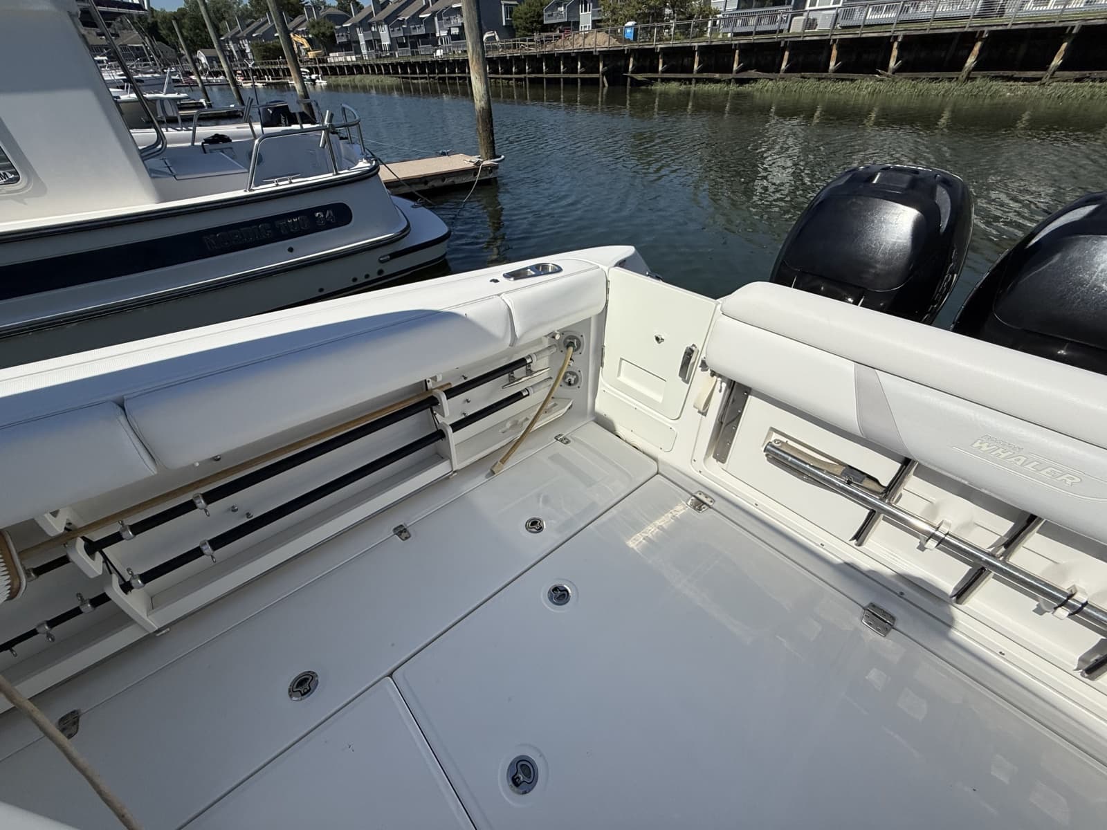 2016 Boston Whaler  - Photo 5
