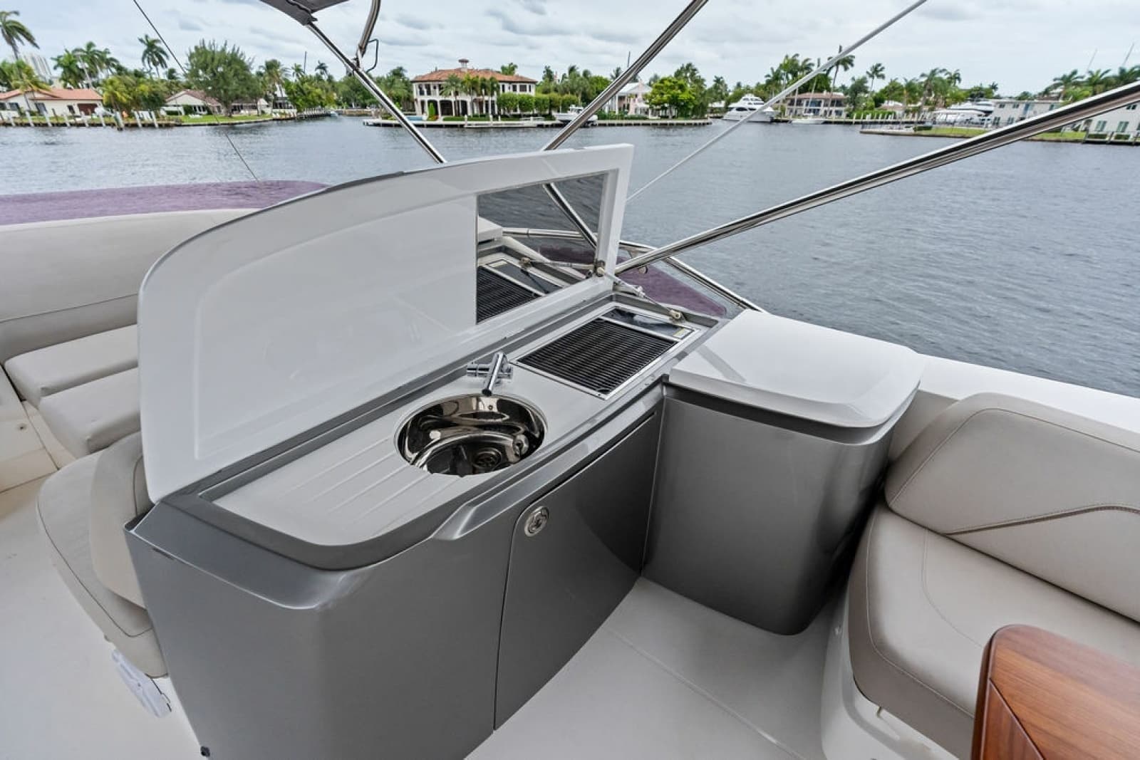 2020 Princess S62 Sportbridge - Photo 29