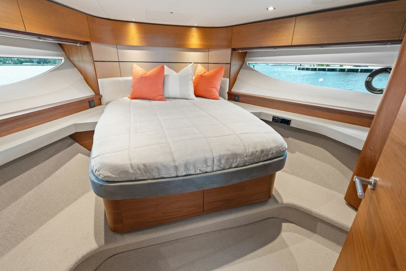 2020 Princess S62 Sportbridge - Photo 52