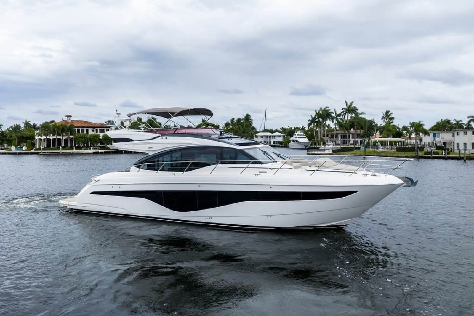 2020 Princess S62 Sportbridge - Photo 1