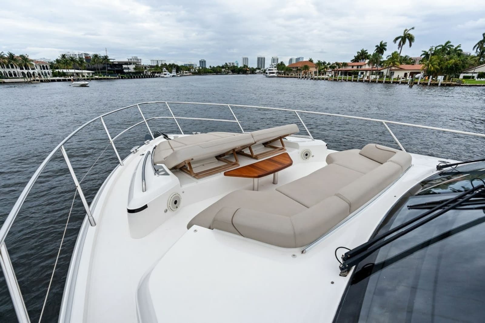 2020 Princess S62 Sportbridge - Photo 17