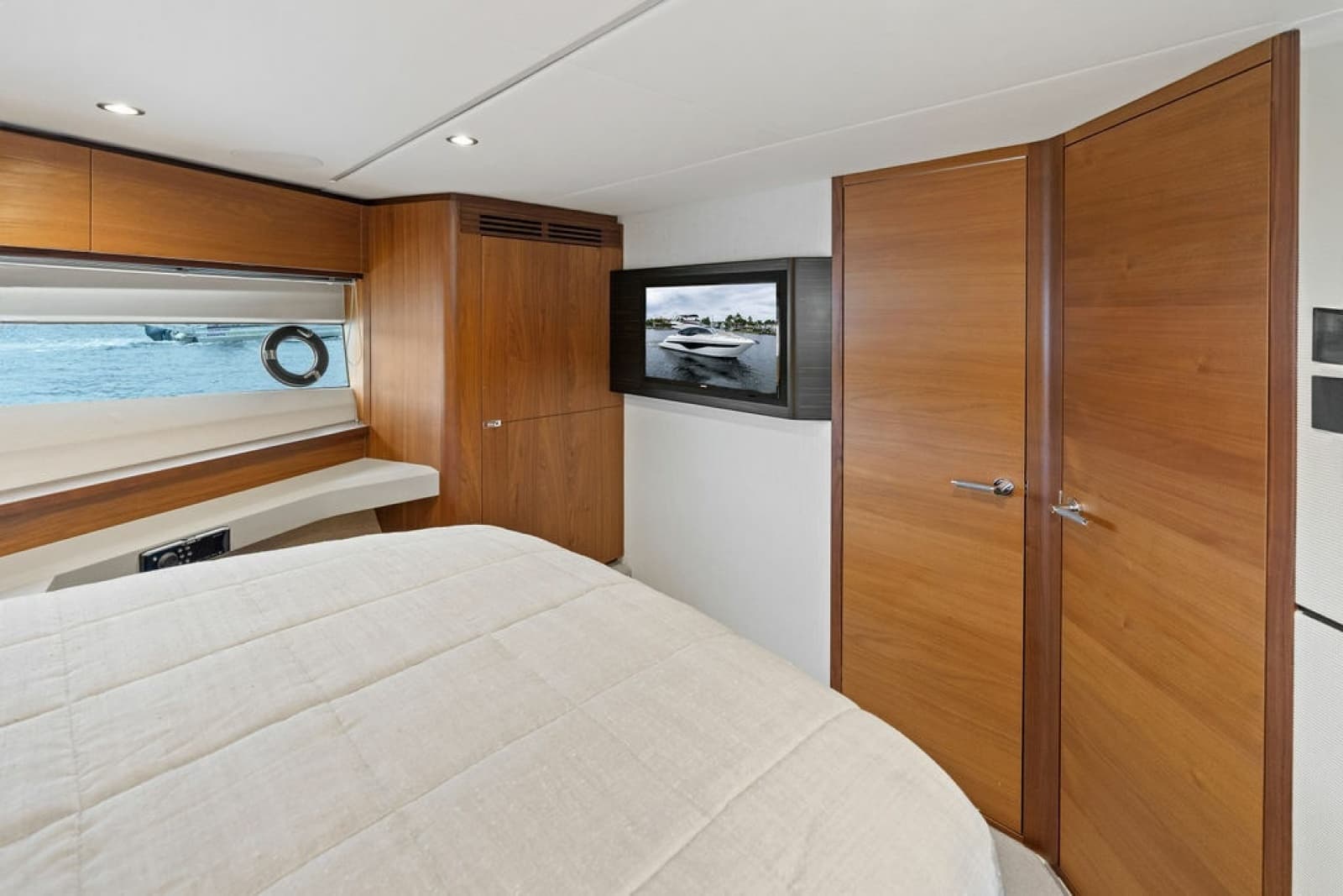 2020 Princess S62 Sportbridge - Photo 54