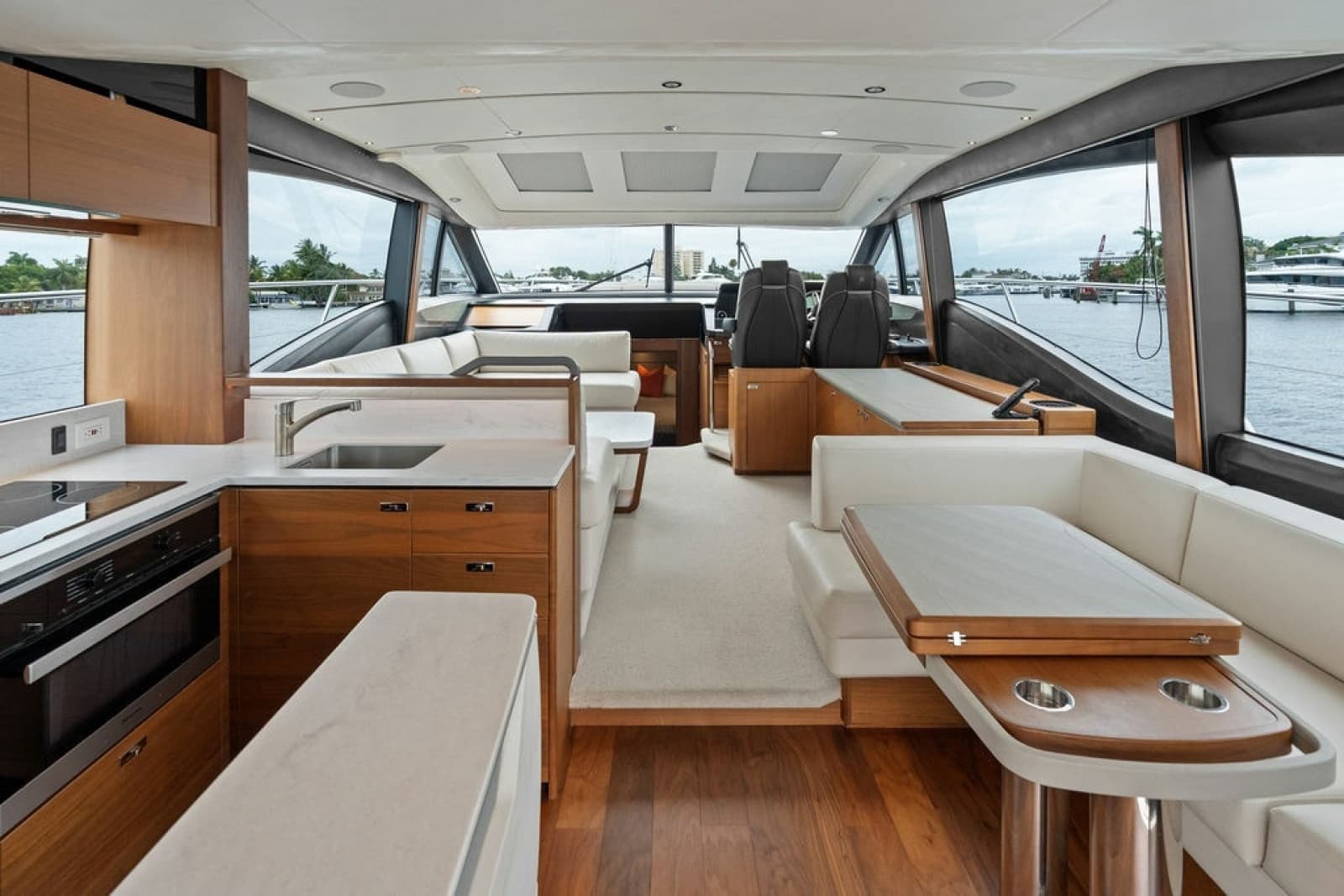 2020 Princess S62 Sportbridge - Photo 37