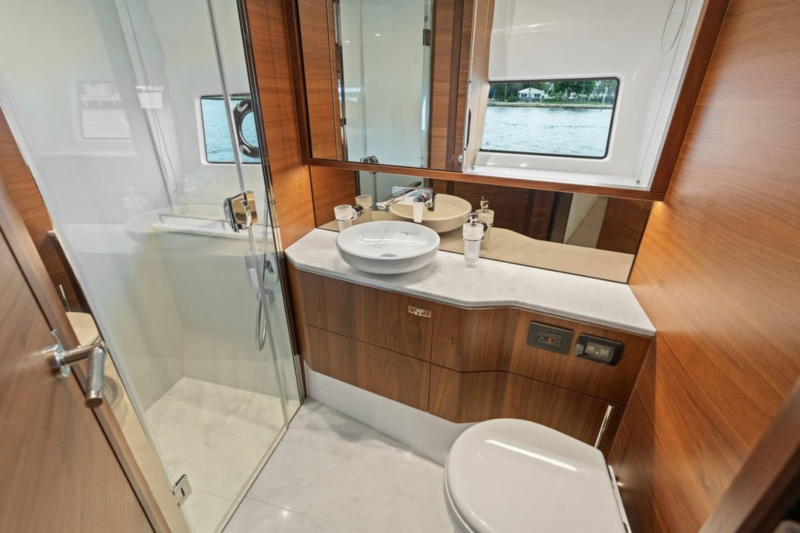 2020 Princess S62 Sportbridge - Photo 55