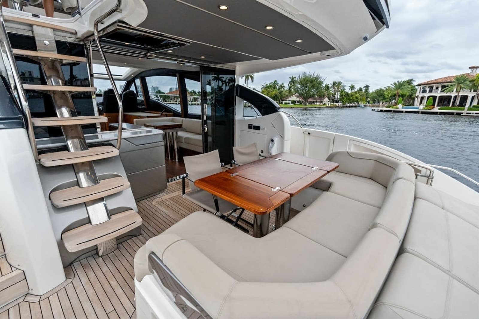 2020 Princess S62 Sportbridge - Photo 13