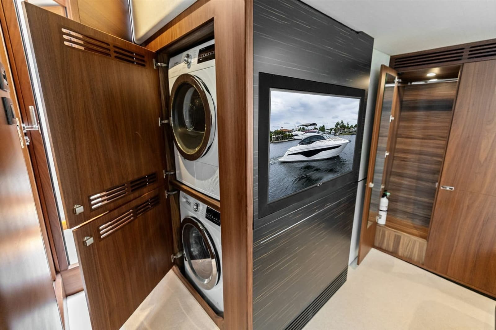 2020 Princess S62 Sportbridge - Photo 64
