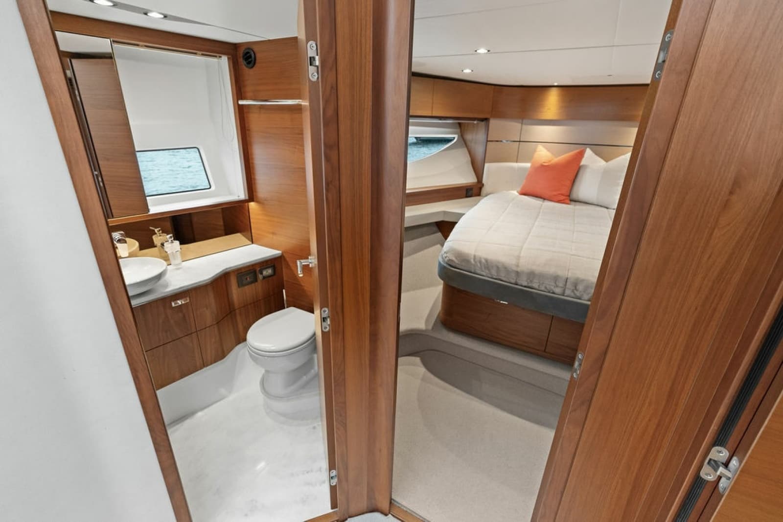 2020 Princess S62 Sportbridge - Photo 56