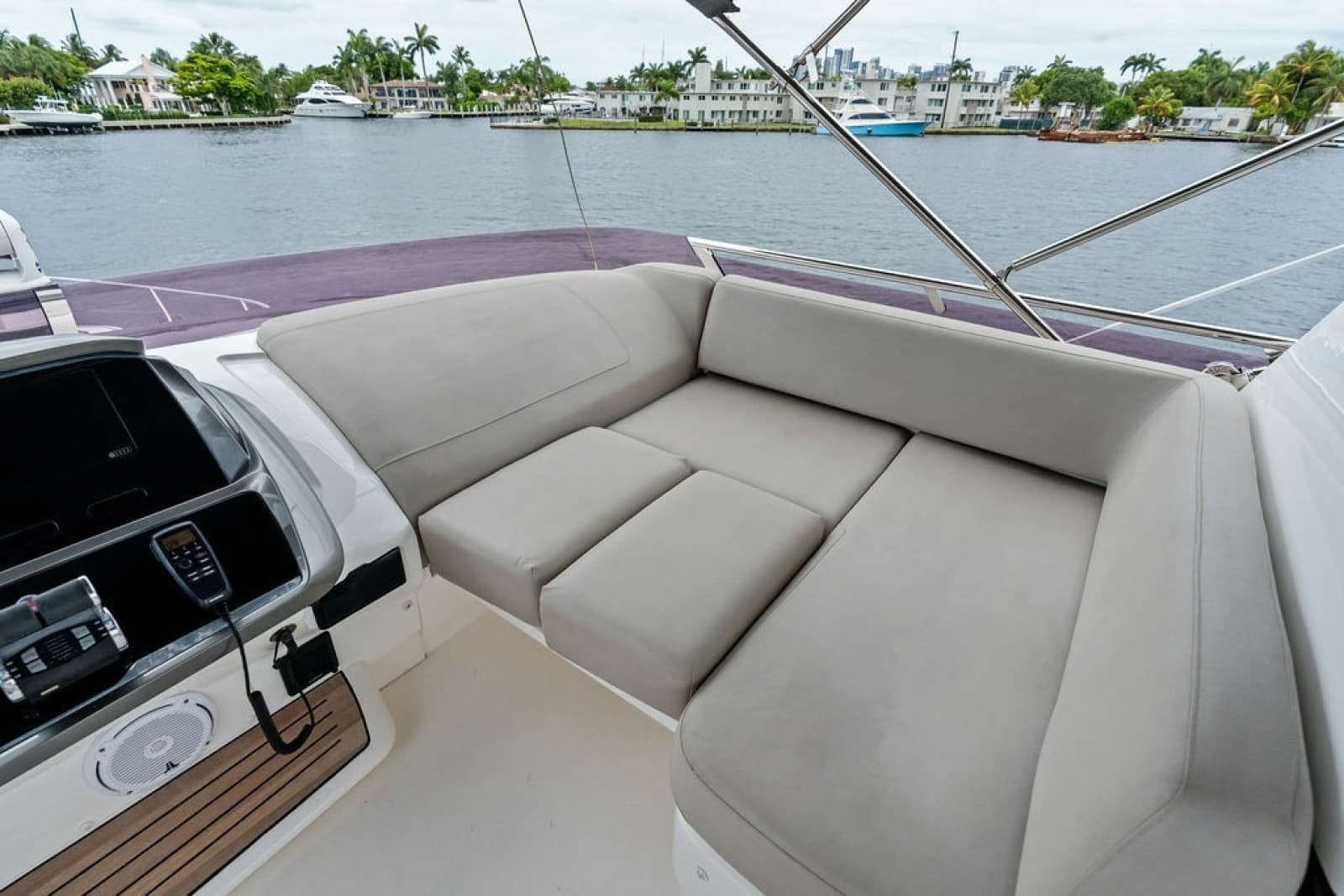 2020 Princess S62 Sportbridge - Photo 25