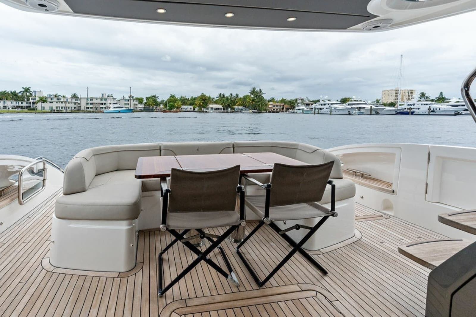 2020 Princess S62 Sportbridge - Photo 15