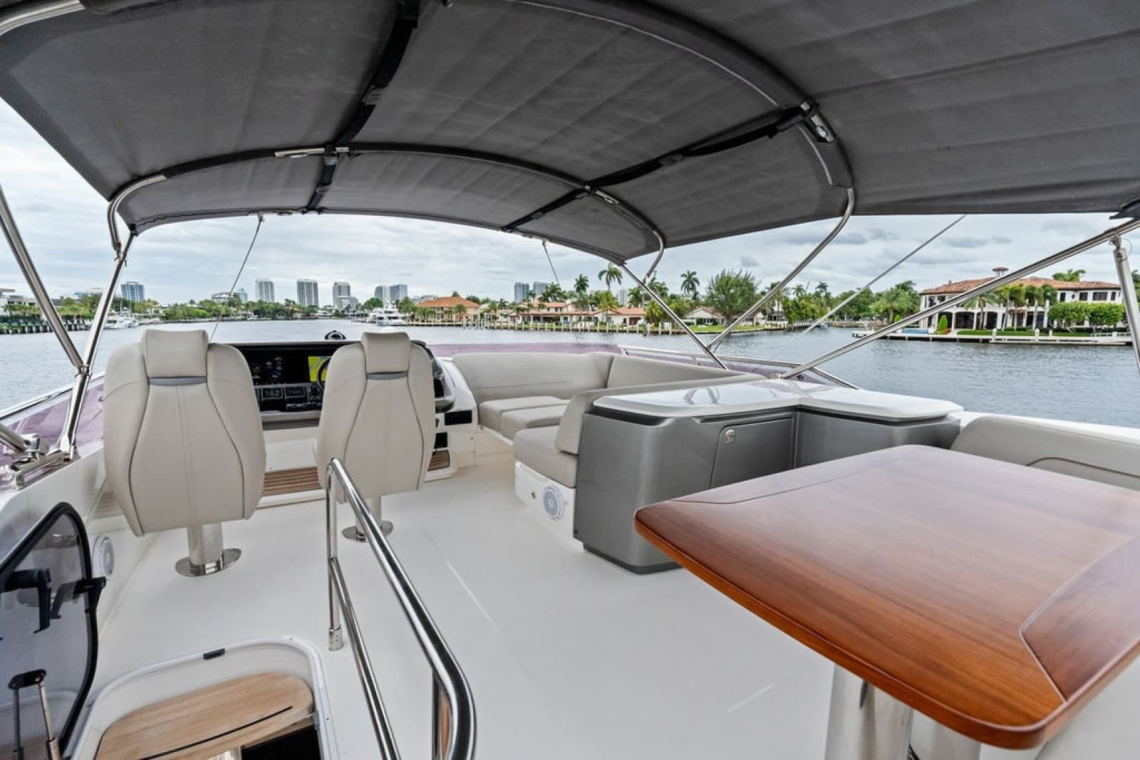 2020 Princess S62 Sportbridge - Photo 22
