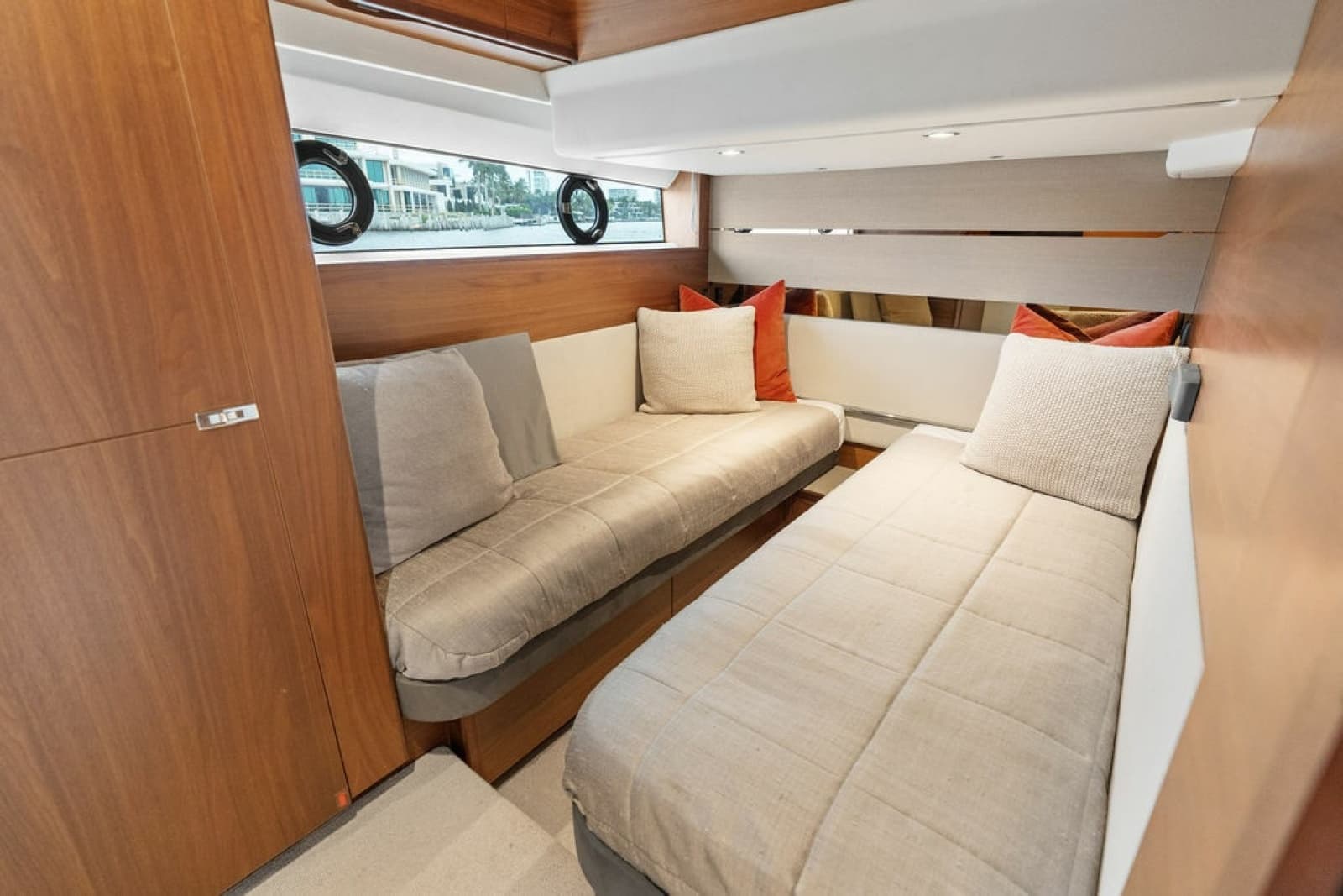 2020 Princess S62 Sportbridge - Photo 50