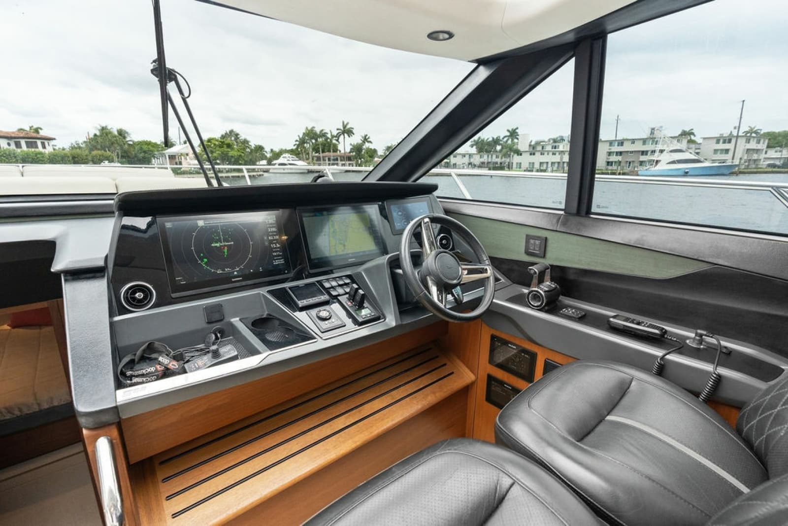 2020 Princess S62 Sportbridge - Photo 46