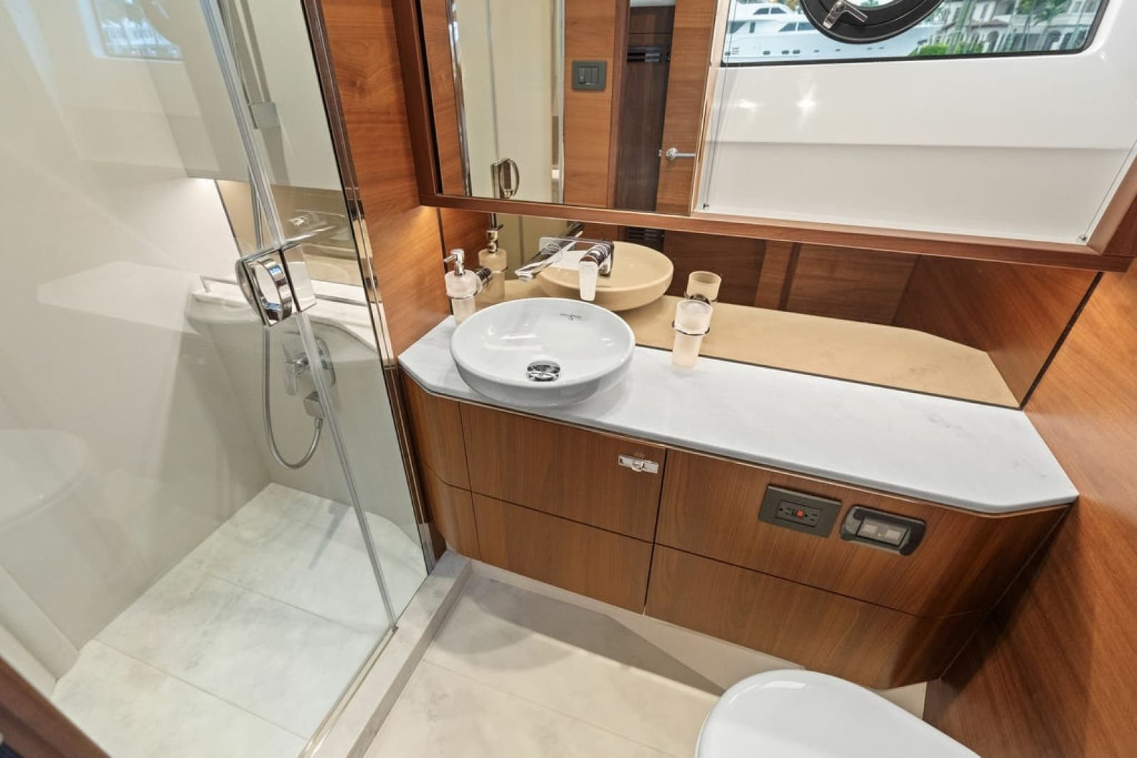 2020 Princess S62 Sportbridge - Photo 59