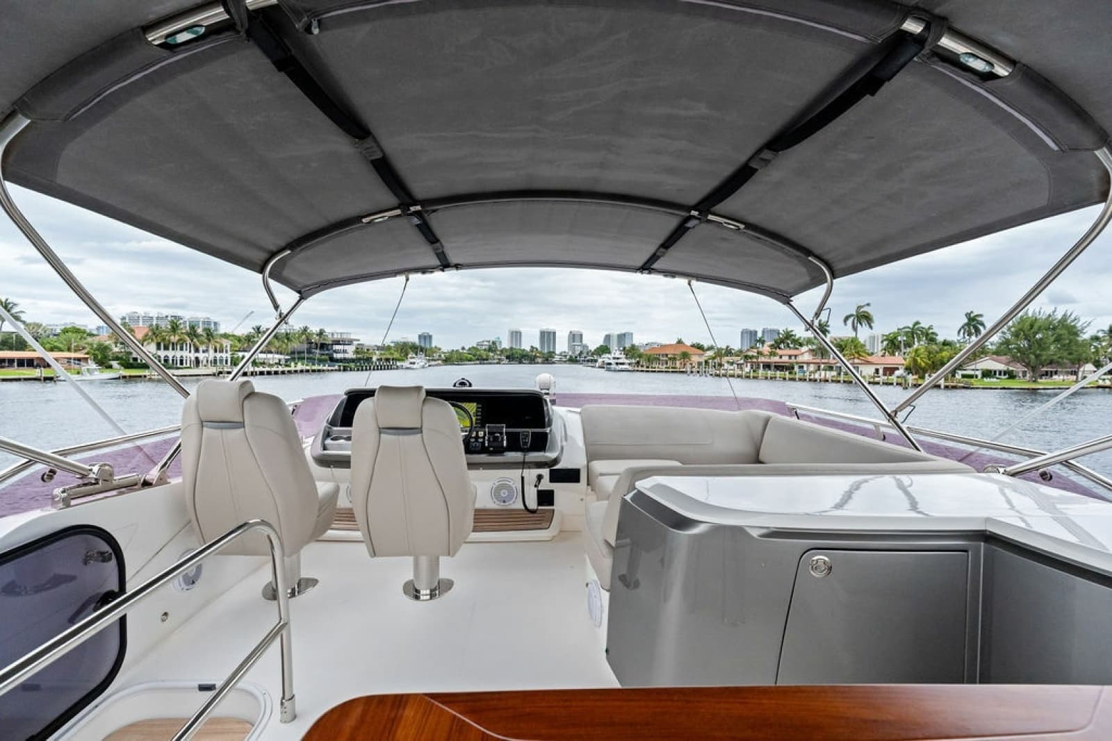 2020 Princess S62 Sportbridge - Photo 21