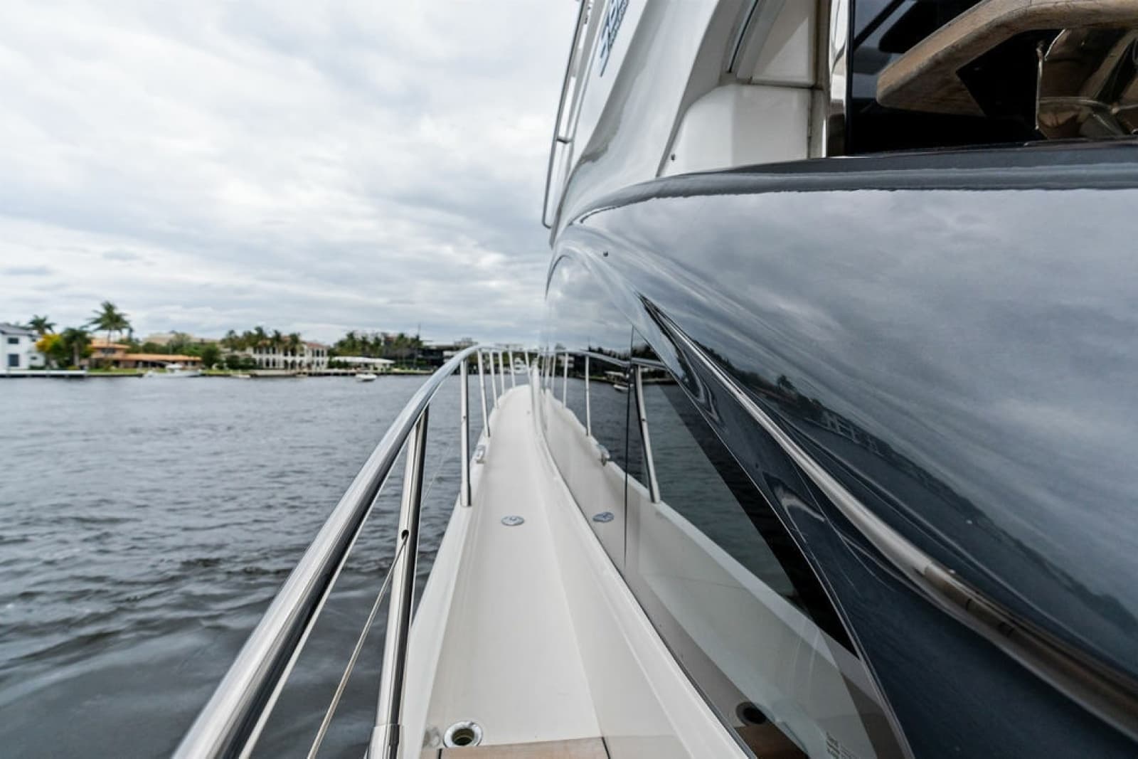 2020 Princess S62 Sportbridge - Photo 16