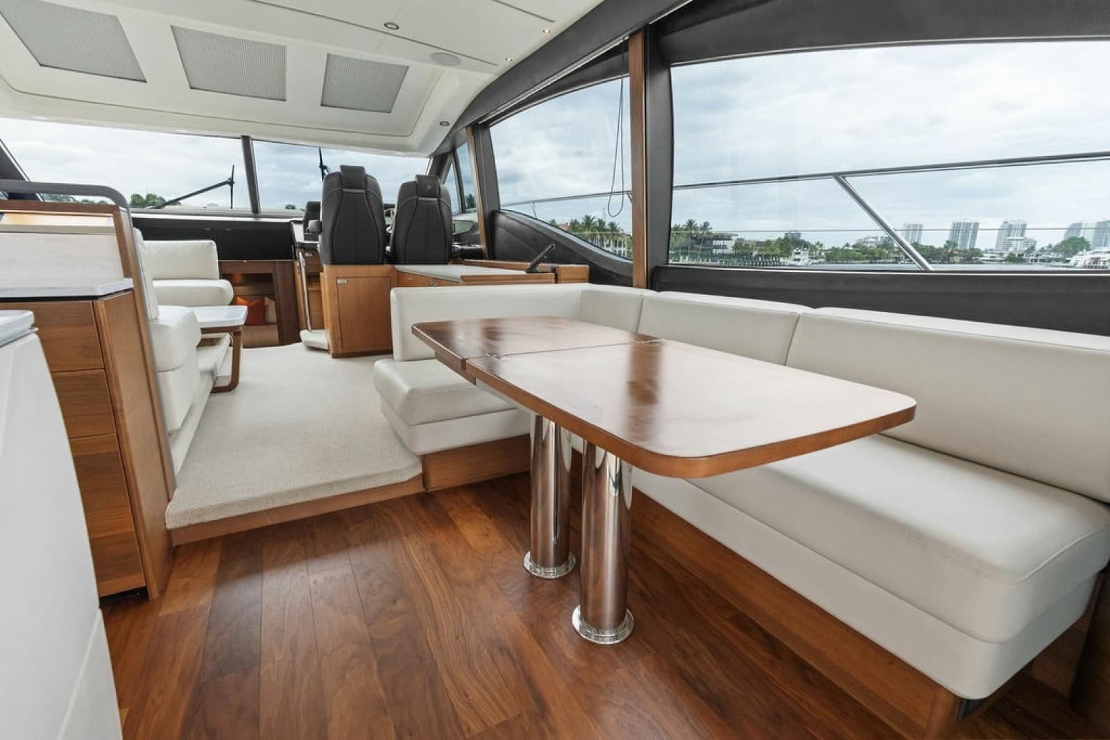 2020 Princess S62 Sportbridge - Photo 39