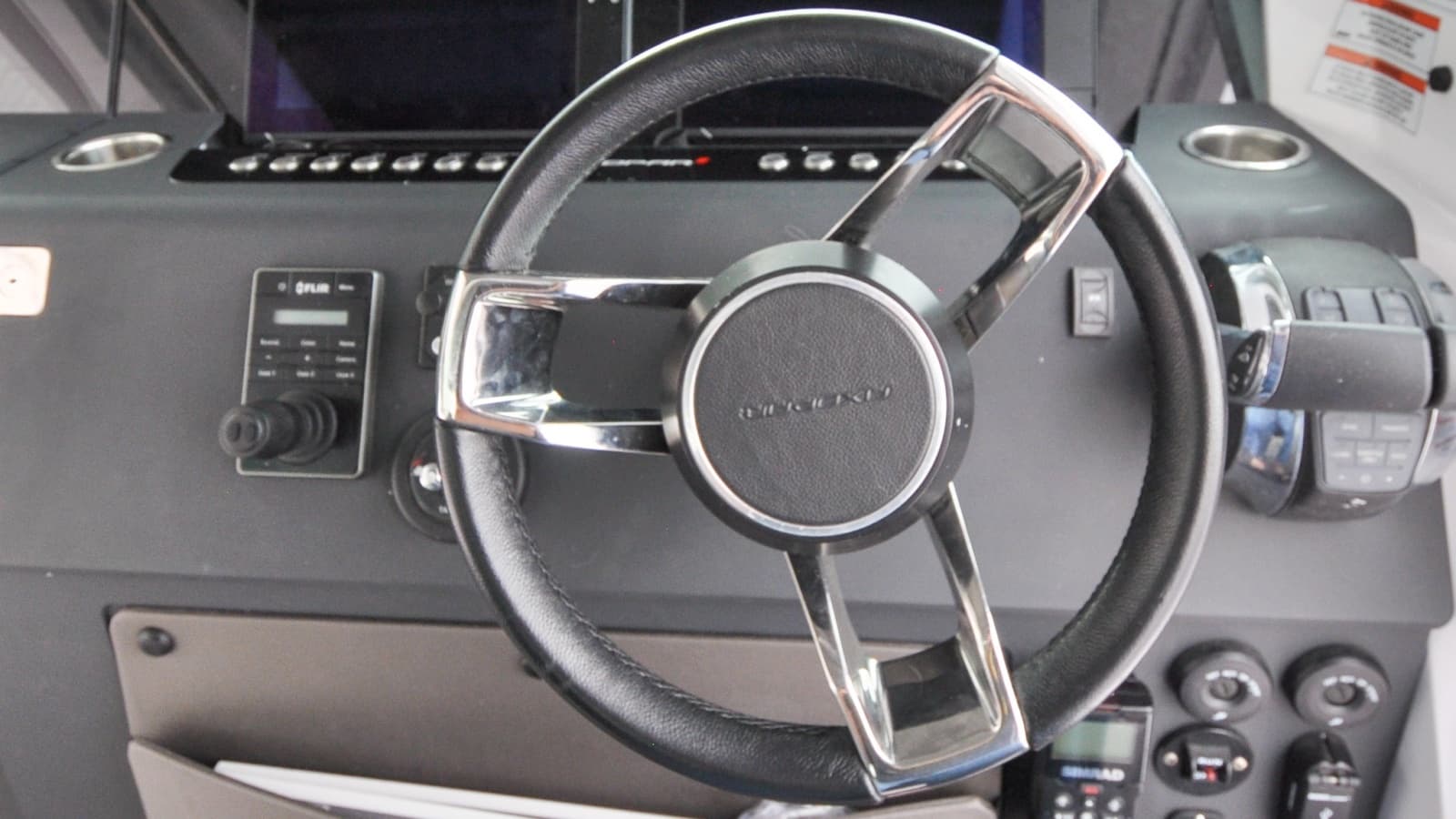 2022 Axopar 37XC - Photo 47