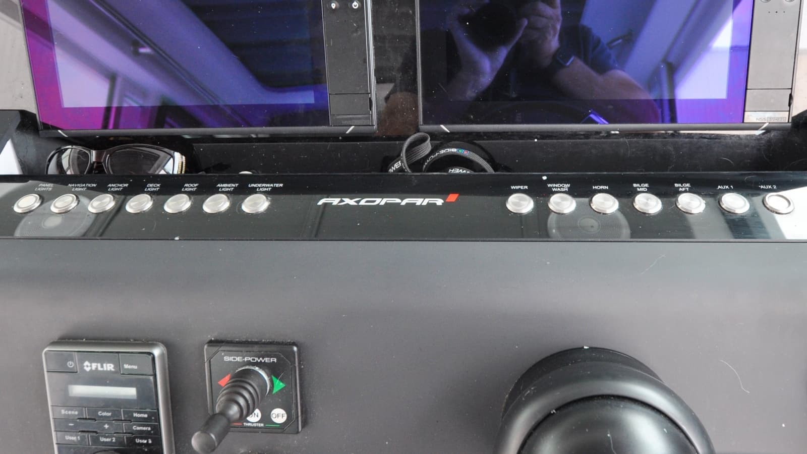 2022 Axopar 37XC - Photo 43